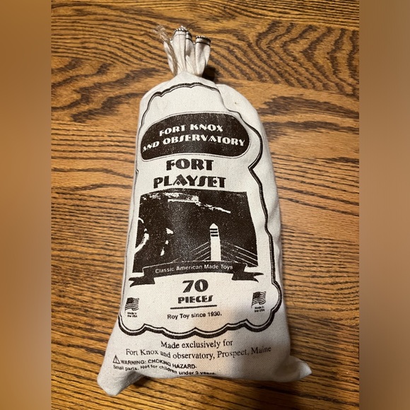 Roy Toy 70 Piece Fort Playset Exclusively made for Fort Knox and Observatory - Picture 3 of 6